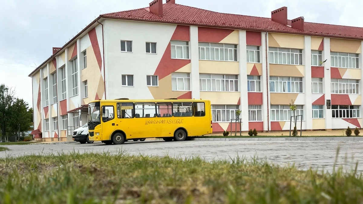 Львівські школи: Депутат вимагає звіту про закупівлю спортінвентарю